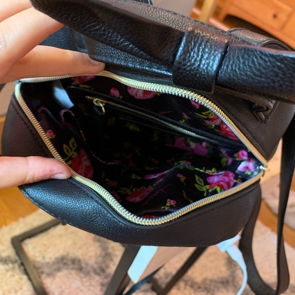 Backpack - Picture 3 of 3